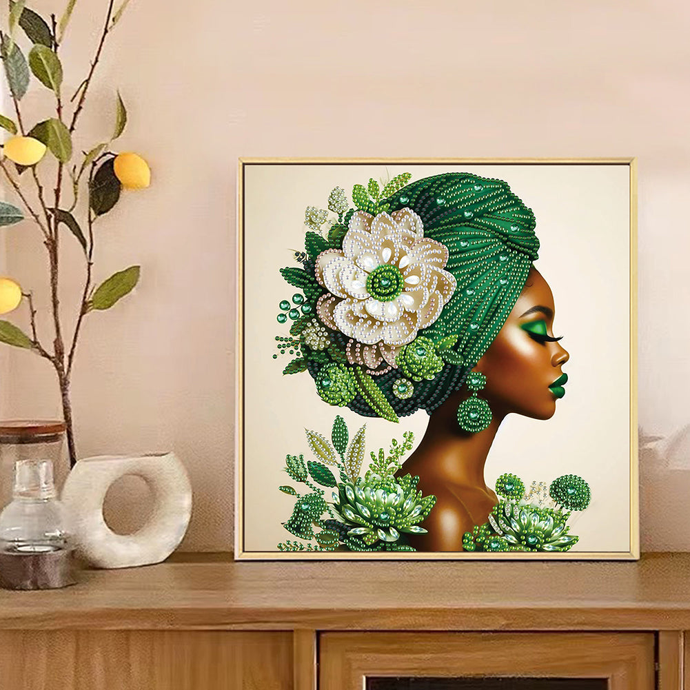 Elegant Woman - Special Shaped Drill Diamond Painting 30*30CM