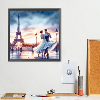 Romantic Couple Under The Eiffel Tower - Full Round Drill Diamond Painting 40*40CM