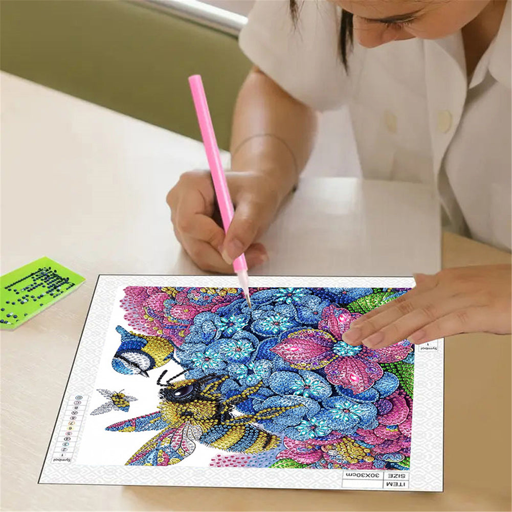 Hydrangea Bee - Special Shaped Drill Diamond Painting 30*30CM