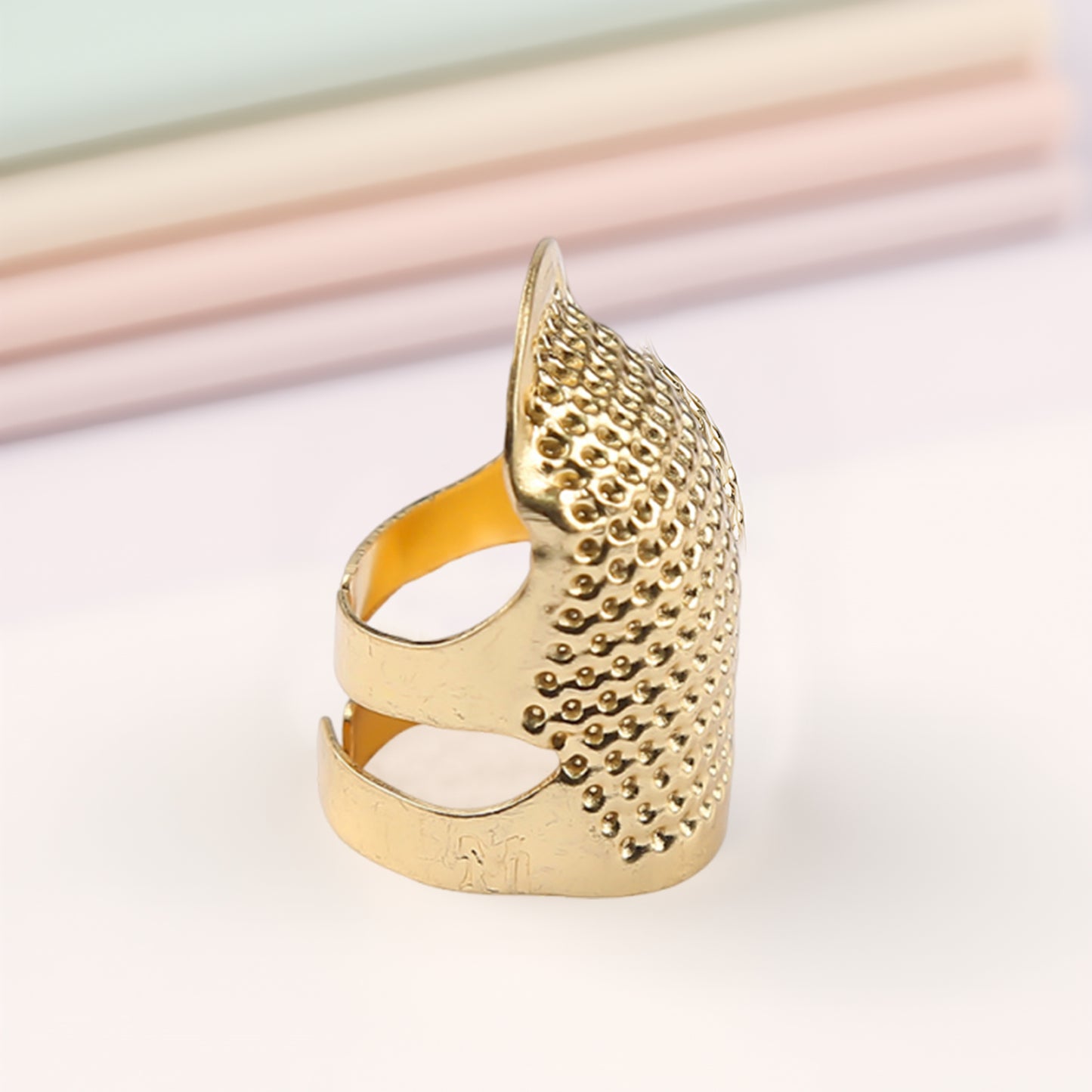 5Pcs Cross-Stitch Tools Retro Adjustable Thimble Hand Sewing Thimble (Gold M)