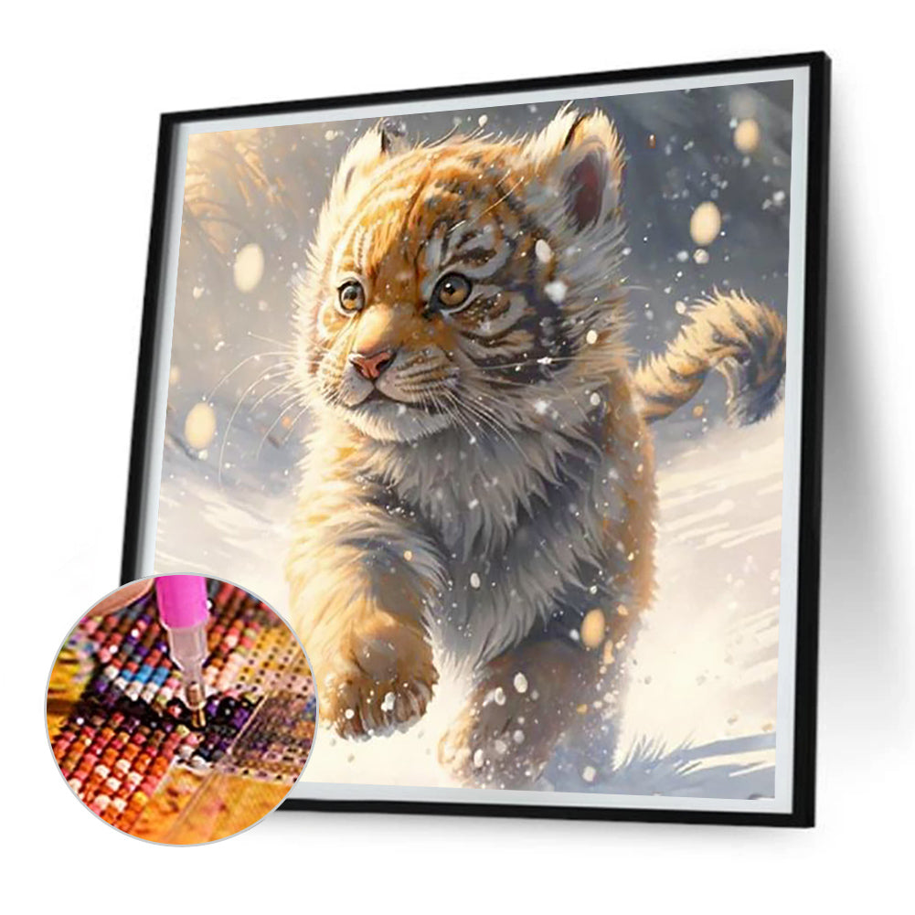 Little Tiger Running In The Snow - Full Round Drill Diamond Painting 30*30CM