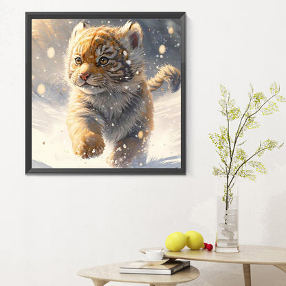 Little Tiger Running In The Snow - Full Round Drill Diamond Painting 30*30CM