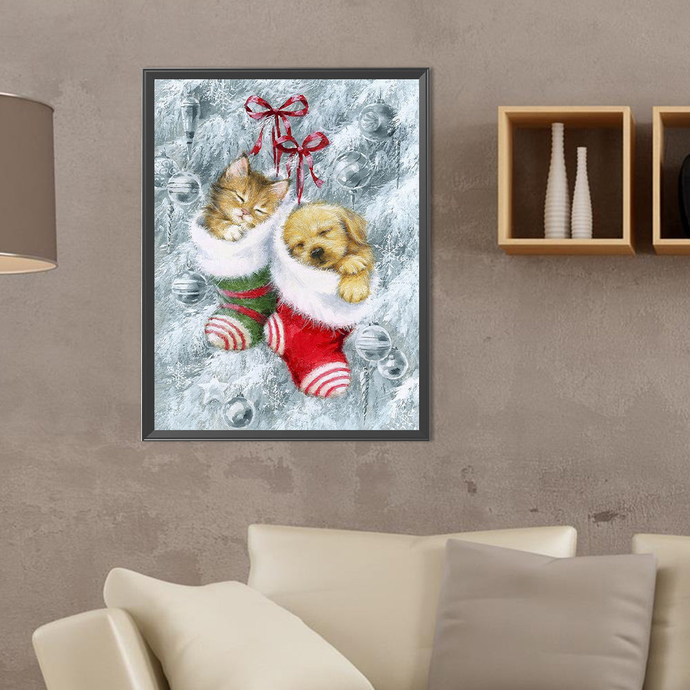 Kittens And Puppies In Christmas Stockings - Full Round Drill Diamond Painting 30*40CM