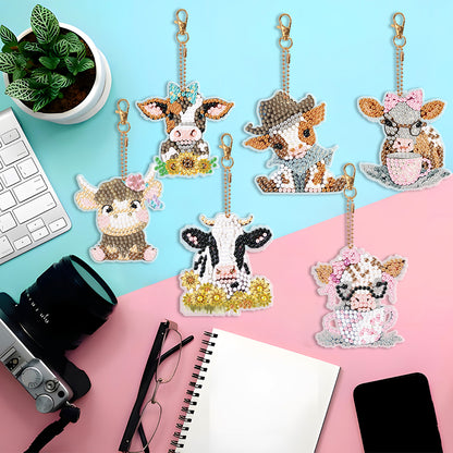 6PCS Double Sided Round Diamond Painting Art Keychain Pendant (Each Busy Cow)