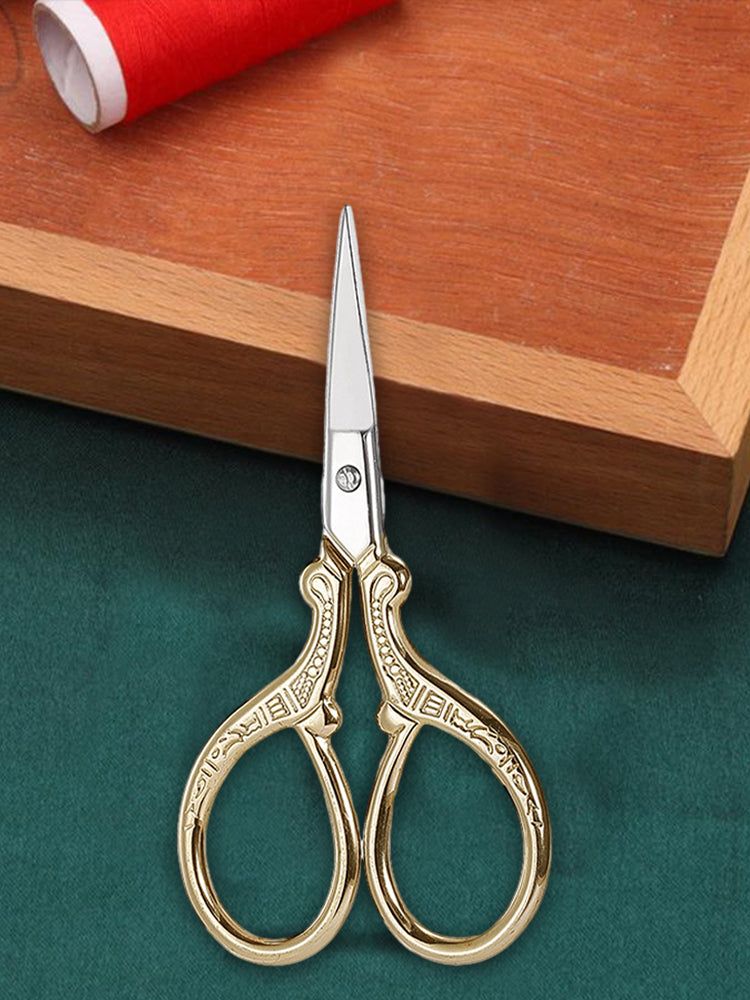 Vintage European Style Scissors Embroidery Scissor 9x4.6cm (Gold Sharp Head)