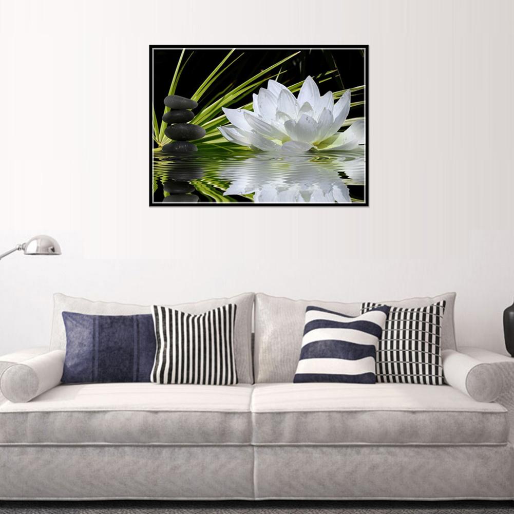 White Lotus - Full Round Drill Diamond Painting 40*30CM