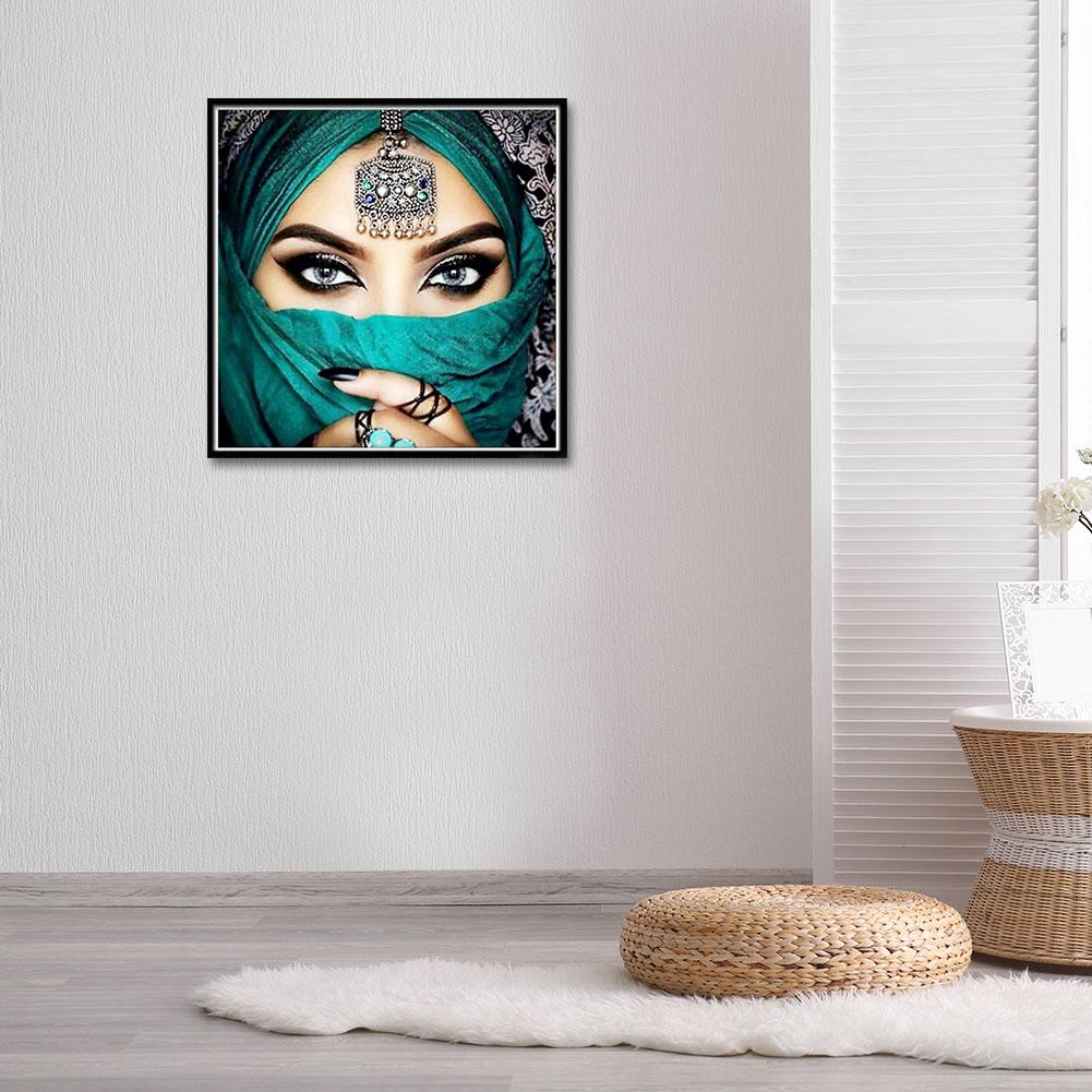 Masked Beauty - Full Round Drill Diamond Painting 30*30CM