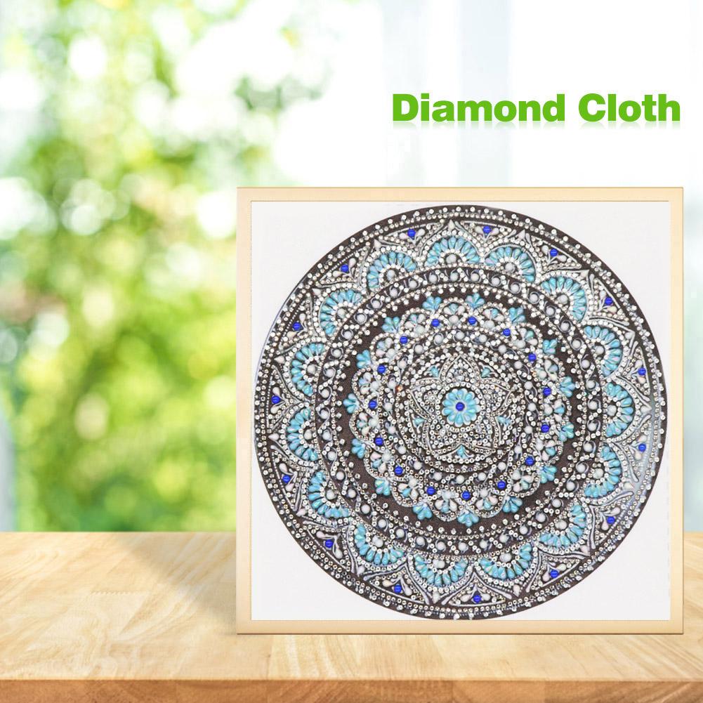 Datura - Special Shaped Drill Diamond Painting 30*30CM