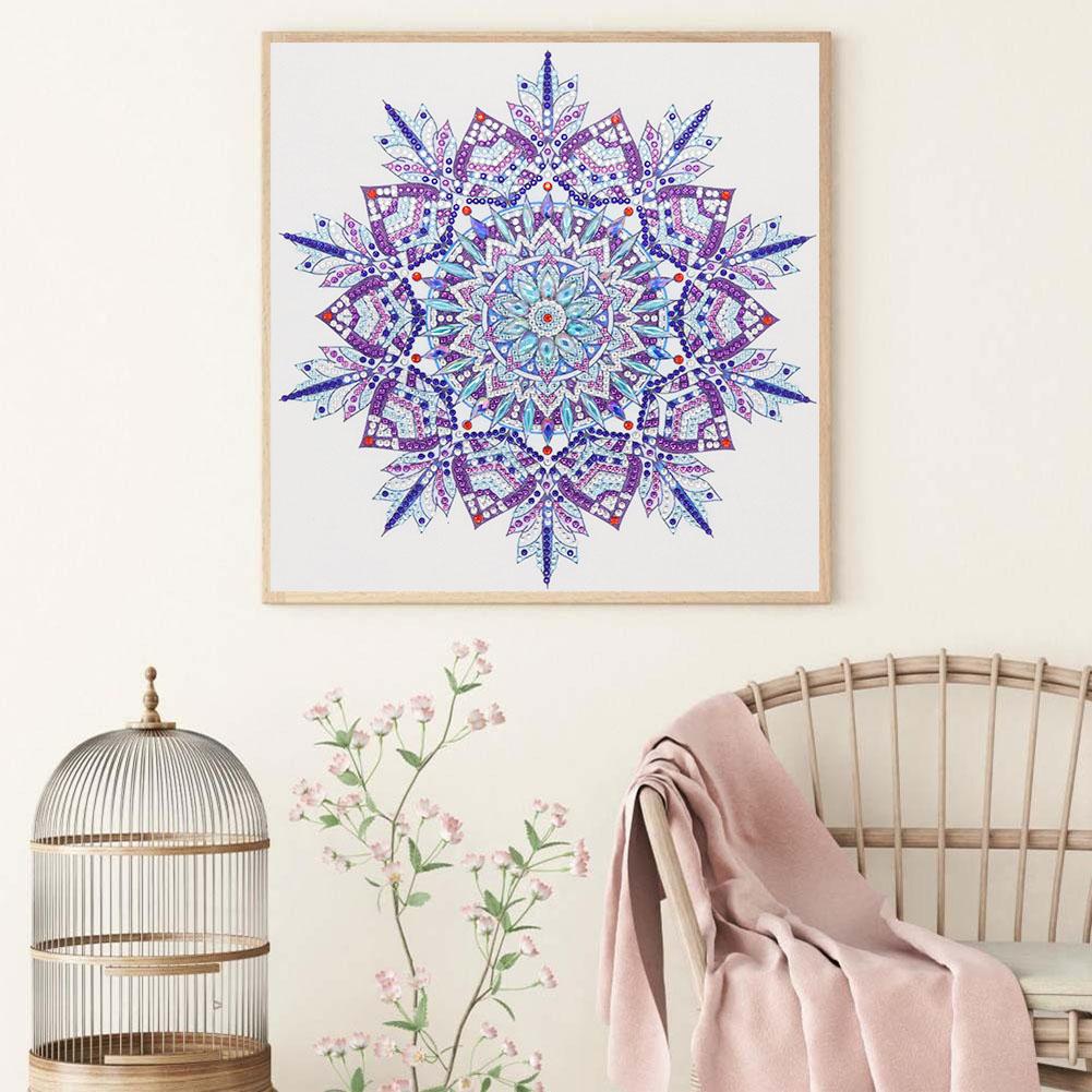 Datura - Special Shaped Drill Diamond Painting 30*30CM