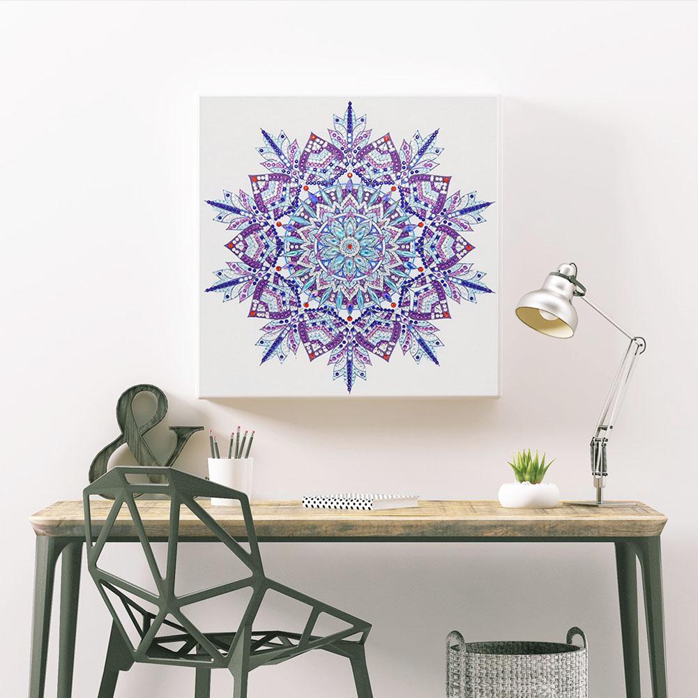 Datura - Special Shaped Drill Diamond Painting 30*30CM