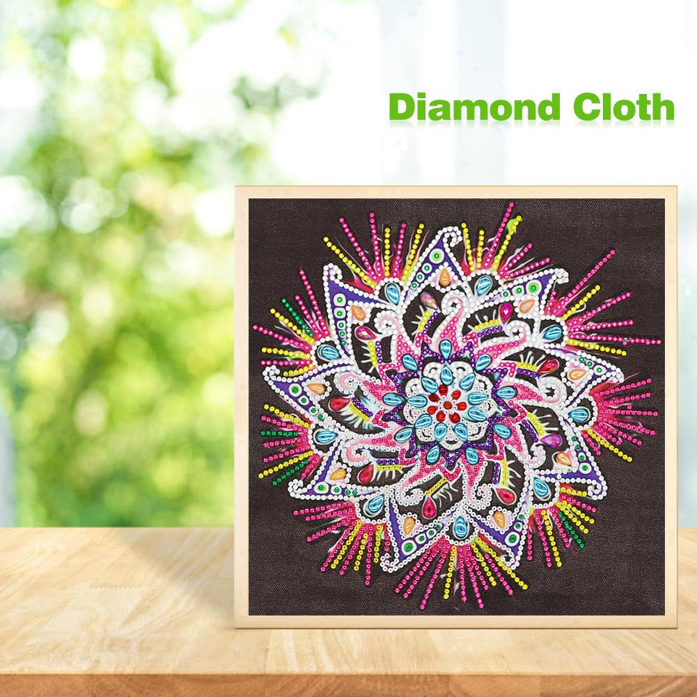 Datura - Special Shaped Drill Diamond Painting 30*30CM