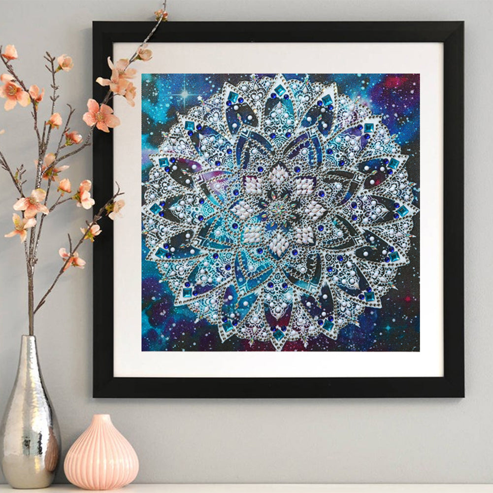 Datura - Special Shaped Drill Diamond Painting 30*30CM