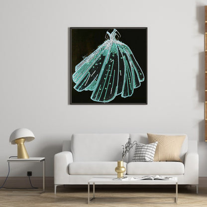 Green Dress - Special Shaped Drill Diamond Painting 30*30CM